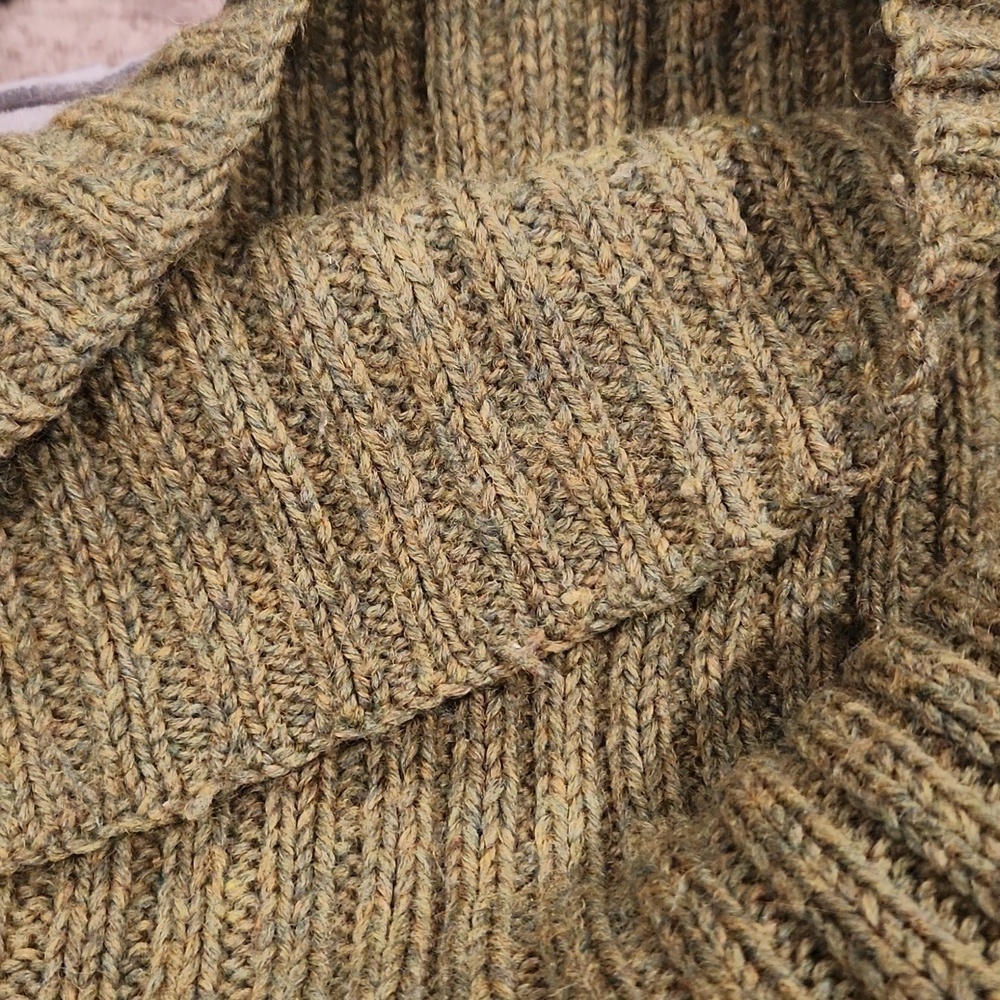 [Elizabeth Lueders] Green knitted sweater - Picture 6 of 7
